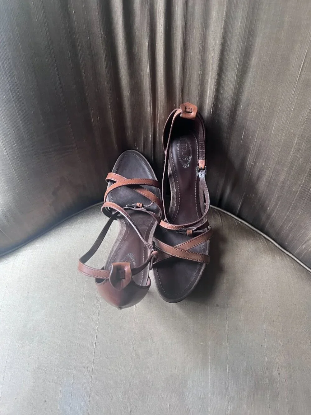 TOD'S Strappy Leather Platform Sandals Size 11 / 41